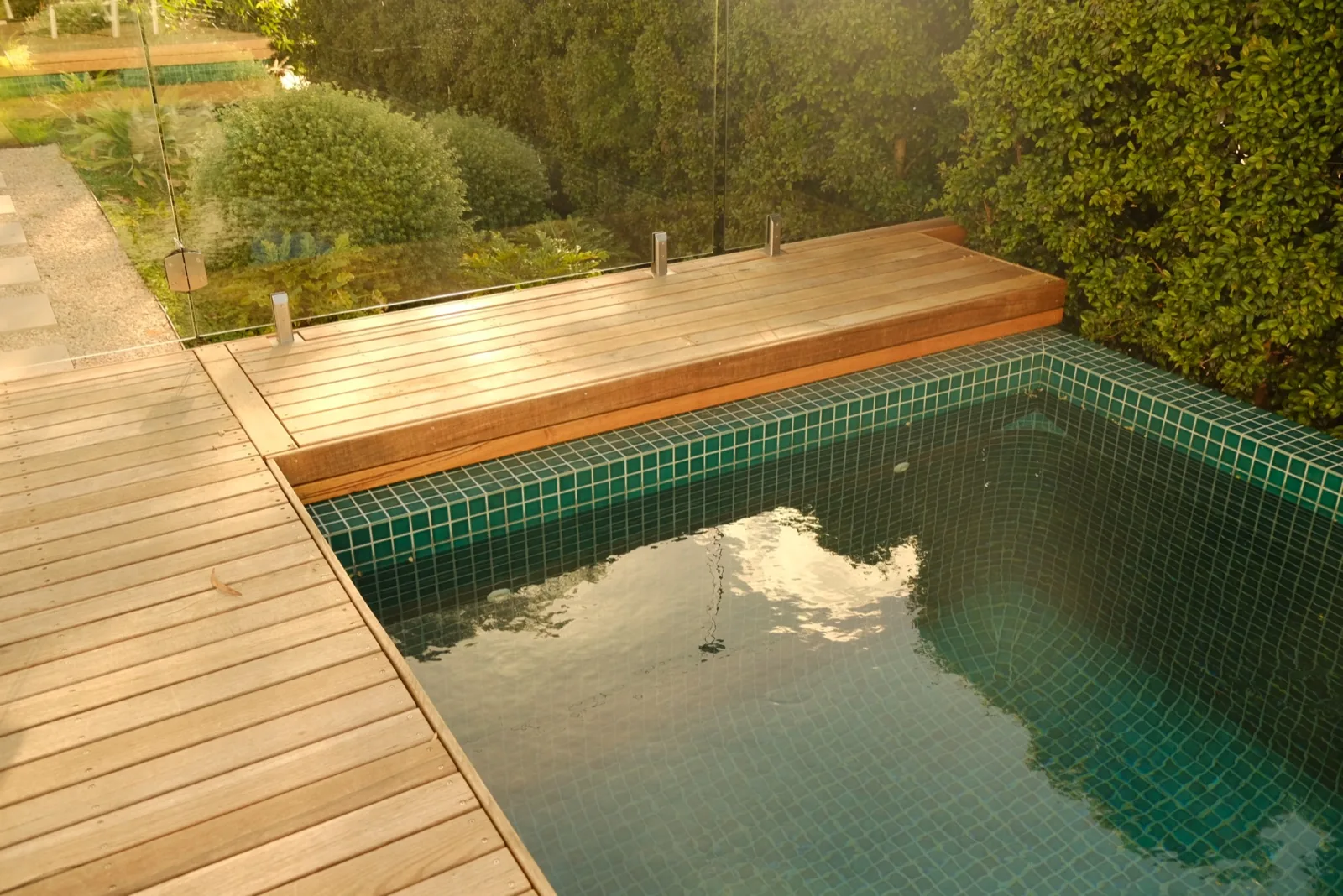 Pool deck timber detail showing drainage spacing
