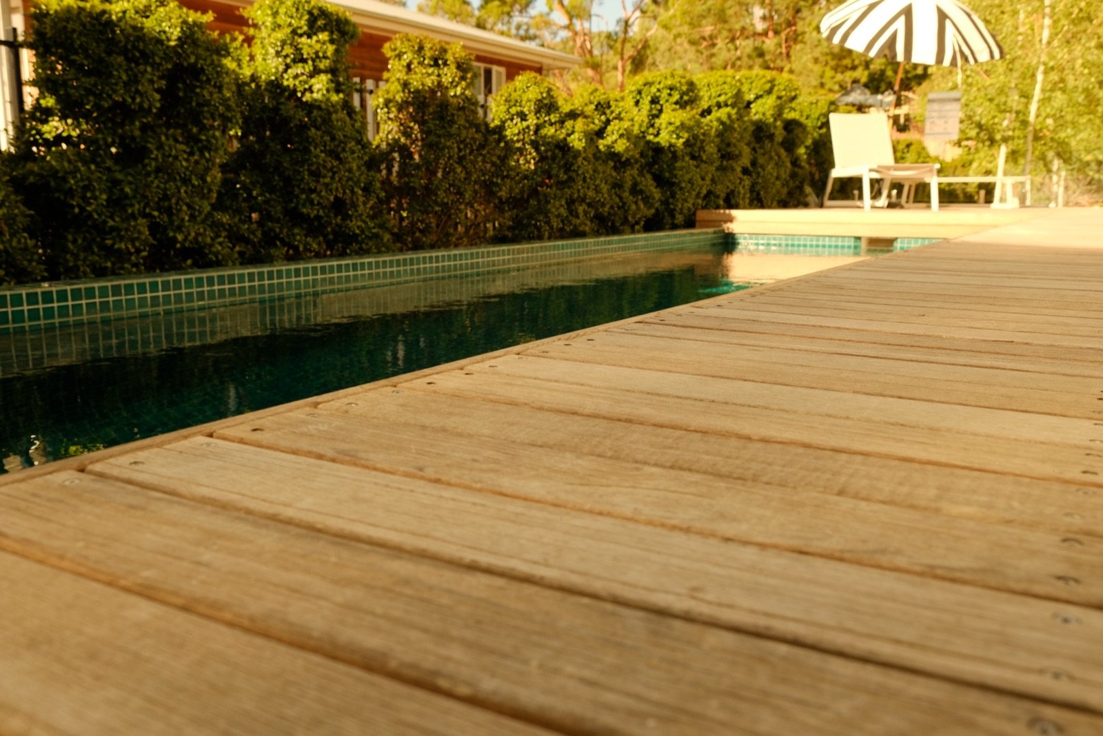Complete pool surround panoramic